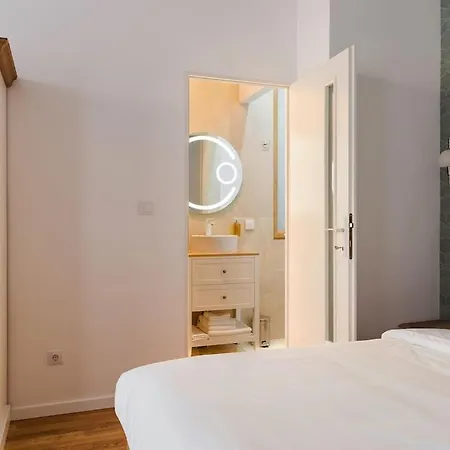 Confortable Ultra 4 Apartment *